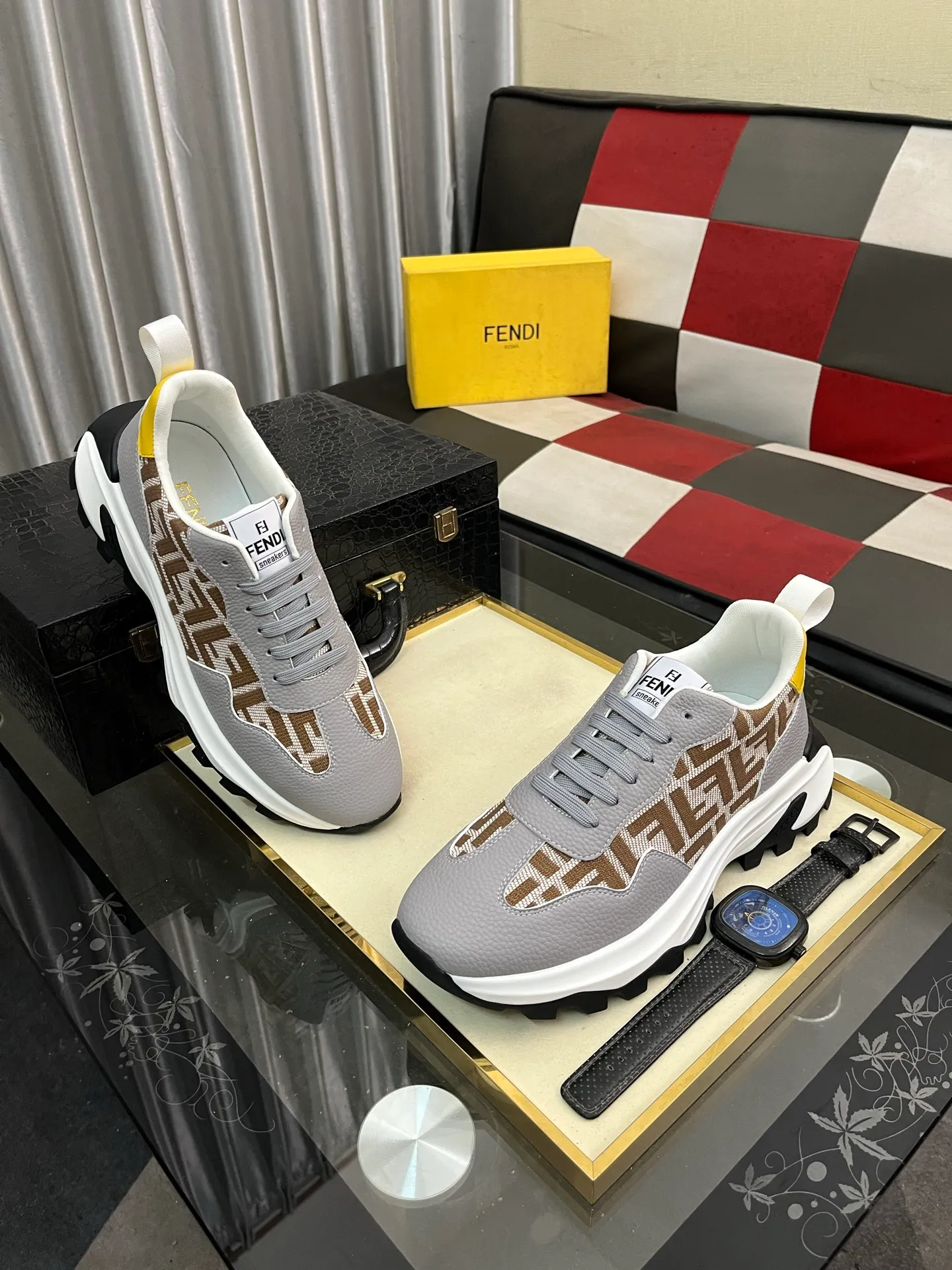 Men's Men's Shoes💰458⌚️⌚️[FENDI] Fendi's classic and comfortable men's, this complex sneaker is made of soft calfskin➕genuine leather lining➕original ultra-light rubber material with rough outsole. This unique light style is suitable for the casual and refined sensibility of this season. It is comfortable and natural on the feet. It is an everyday style for casual travel in autumn and winter! Code number: 38-443️⃣Colors available
